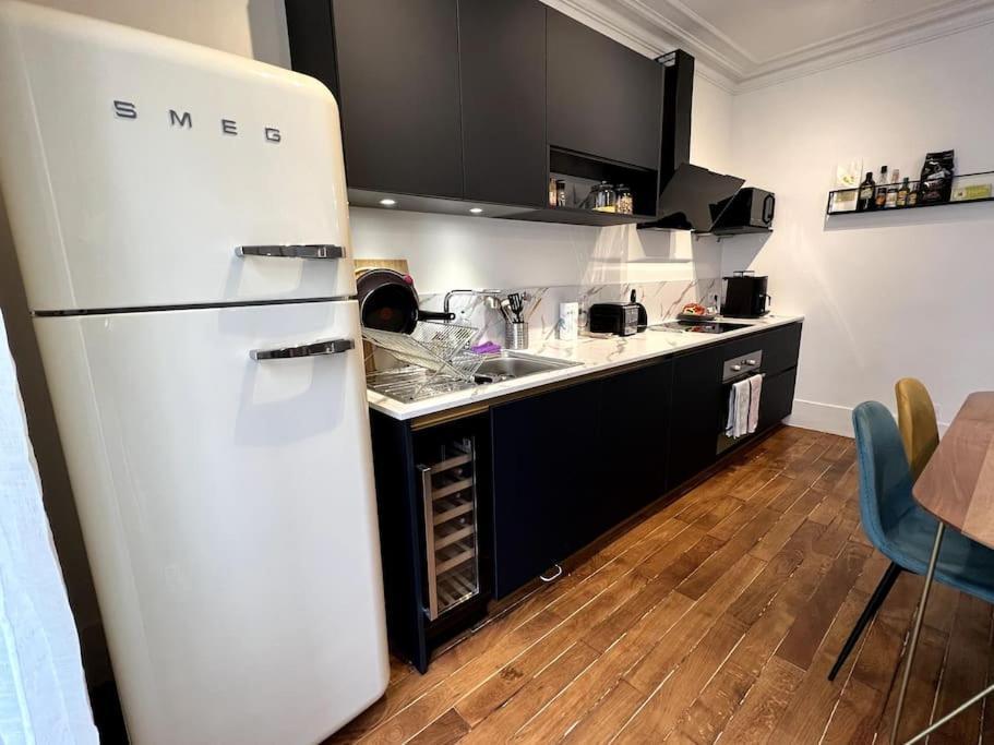 Apartment Design Flat For 4 People 18 Close To Montmartre